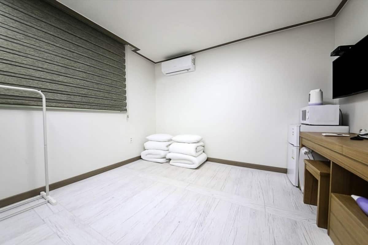 Ondol Room