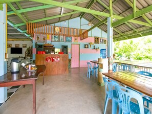 Meja sambut tetamu
