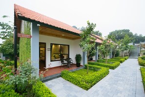 Superior-Dreibettzimmer, Gartenblick | Blick auf den Innenhof