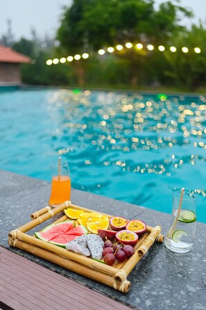 Outdoor pool - Memorina Ninh Binh Resort (Gia Vien)