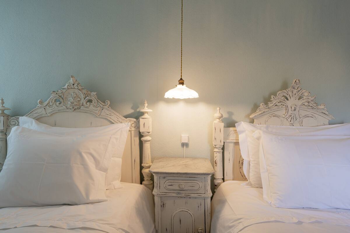 Blackout drapes, WiFi (free), bed sheets
