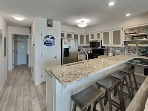 Fridge, microwave, oven, stovetop - Hailey's Hideaway | Private Community Beach Access (Surf City)