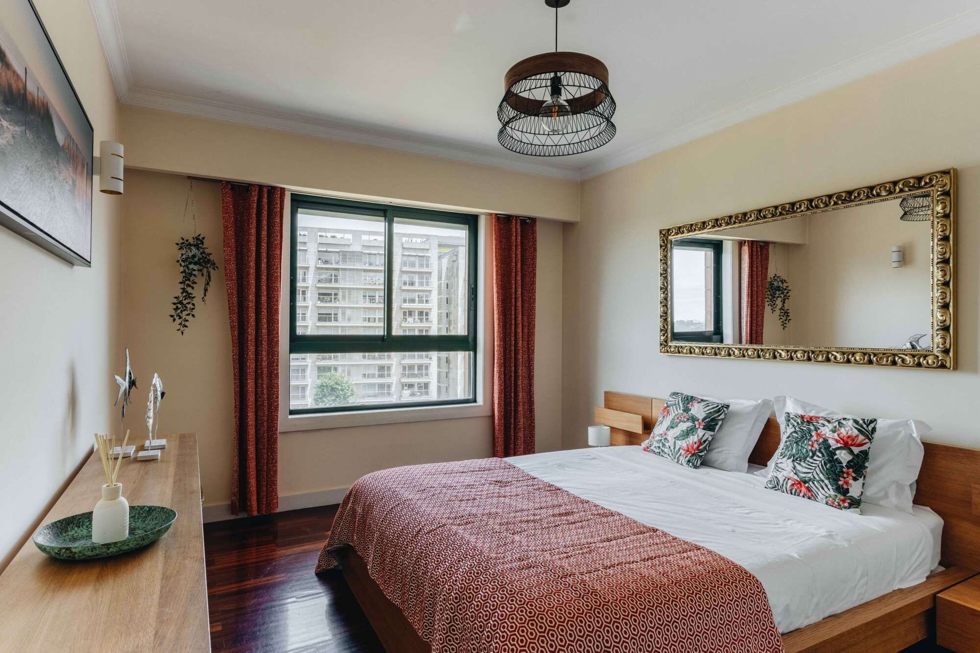 1 habitación, tabla de planchar con plancha, wifi y ropa de cama 