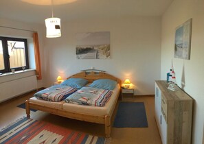 2 bedrooms, iron/ironing board, travel crib, WiFi - Beach tent large - house beach shell / Biedrowski (Friedrichskoog)