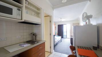 Bàn, bàn ủi/dụng cụ ủi quần áo, truy cập Internet không dây miễn phí