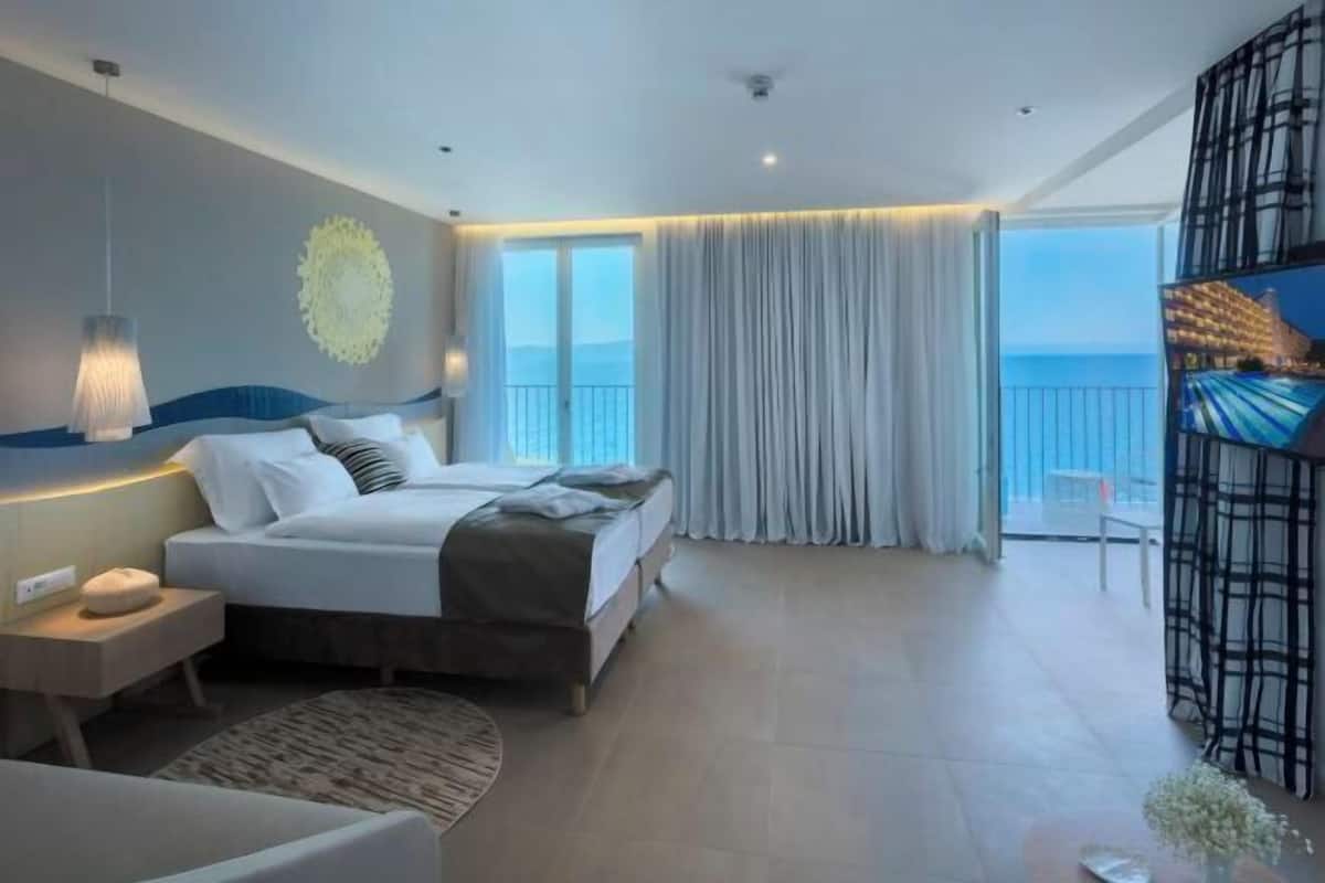 Ropa de cama hipoalergénica, edredón y minibar