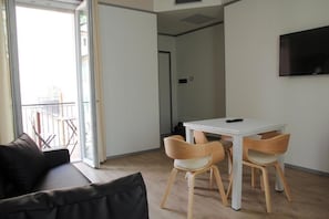Living area - Bilocale Mameli - With balcony (Verona)