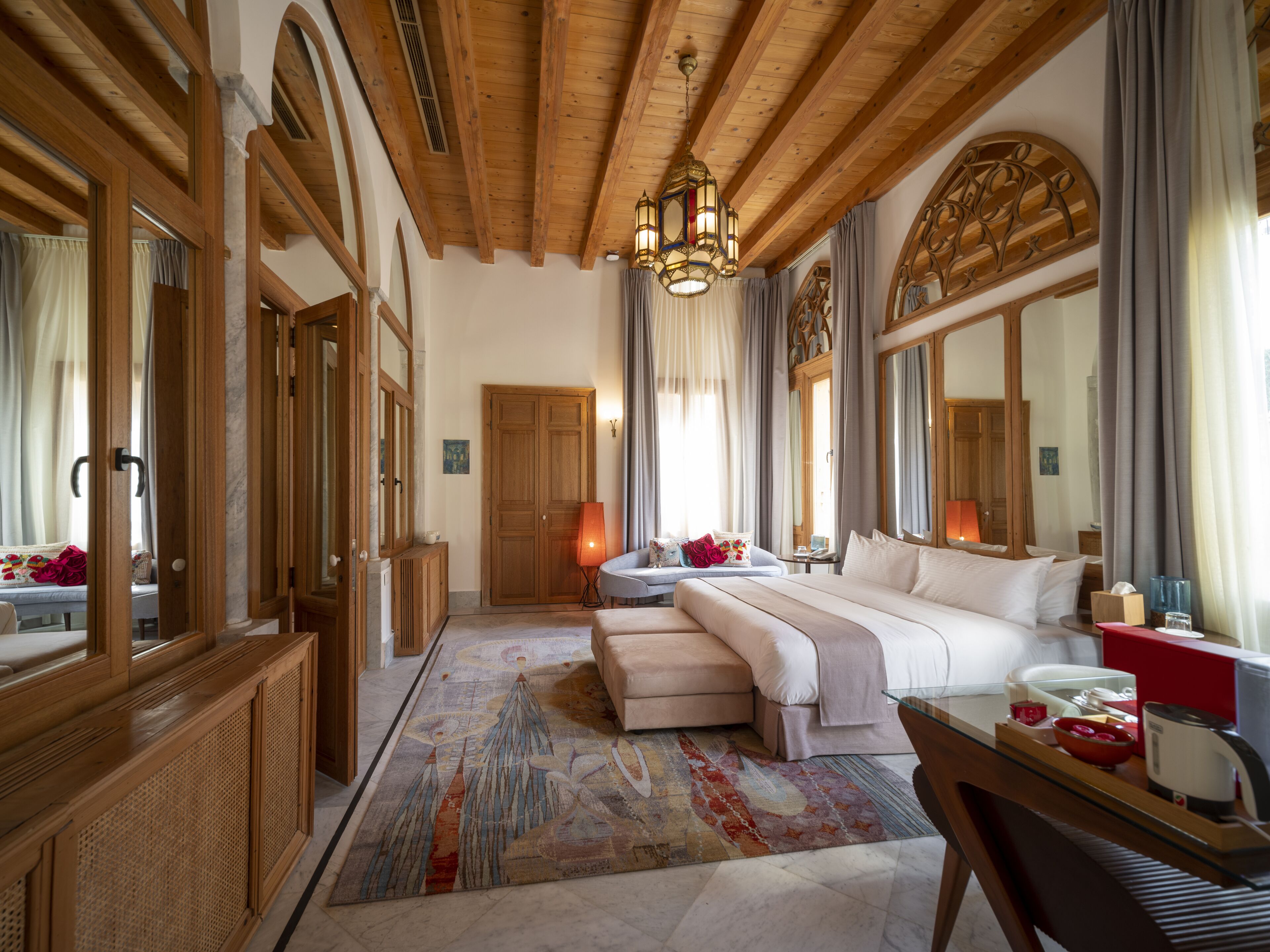 Suite ejecutiva, 1 cama de matrimonio grande | Ropa de cama de alta calidad, edredones de plumas, caja fuerte