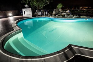 Outdoor pool - B&B in a farmhouse, room with private access to the swimming pool, a few km from the sea (sessa aurunca)