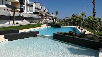 Innenpool, Außenpool