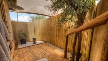 Luxury Tent | Bathroom shower