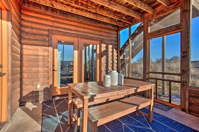Updated Cabin w/ 360-Degree Mtn View: 1 Mi to Lake