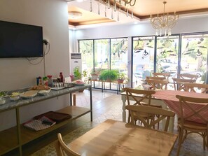 Bar-salon dans le hall