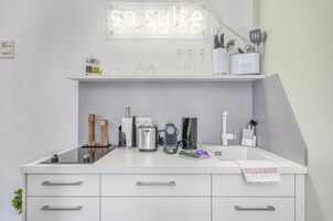 Suite XS | Private kitchen | Stovetop, dishwasher, coffee/tea maker, toaster