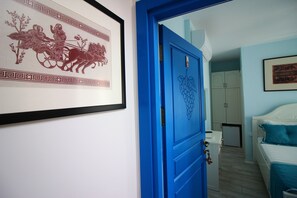 Economy Double Room | Living area | 82-cm LED TV with satellite channels, TV - Nilada Bozcaada (Bozcaada)