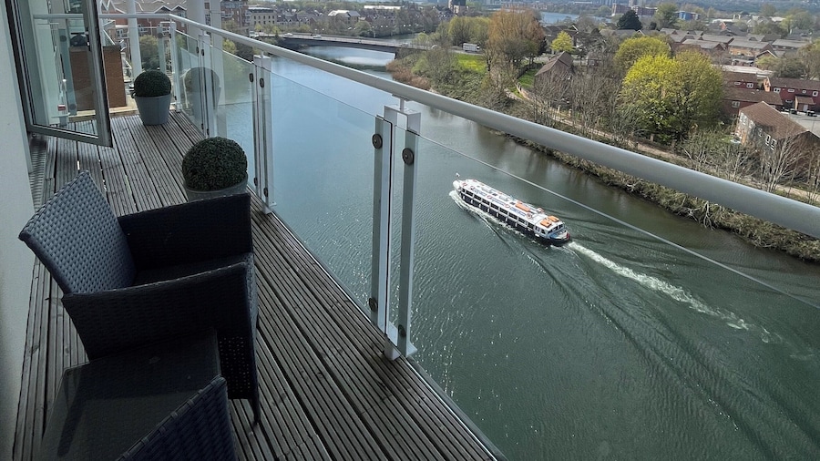 Century Wharf by Urban Space