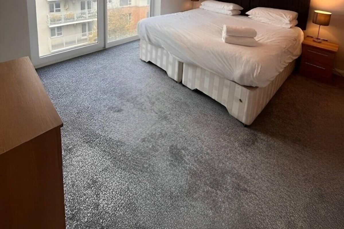 Two Bedroom Apartment with Balcony | Tempat tidur bayi, Wi-Fi gratis, dan seprai linen