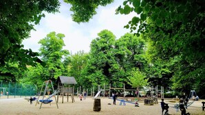 A playground with swings, slides, and climbing structures. - Quiet studio in Prenzlauer Berg near Mauerpark (Berlin)