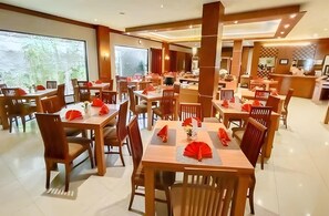 Unclassified image, 3 of 28, button - Diamond Hotel Samarinda (Samarinda)