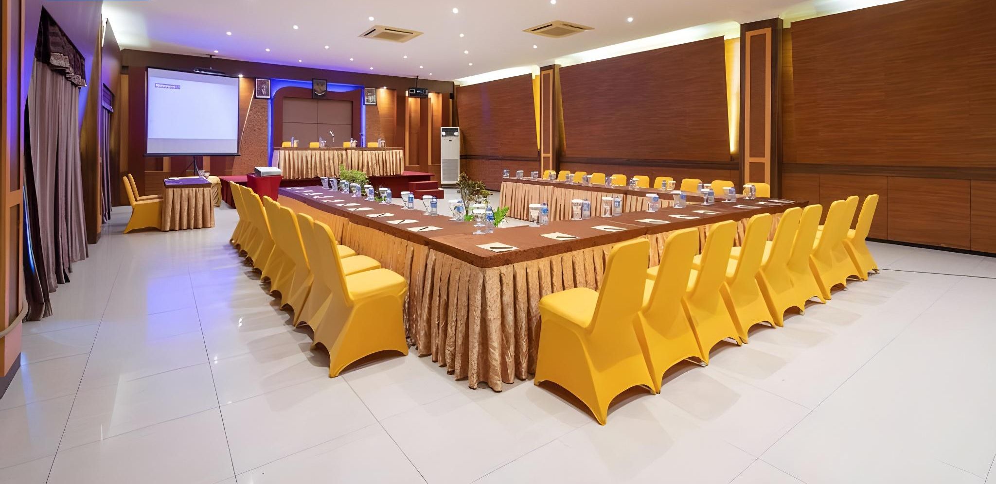 Meeting facility