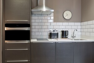 Apartamento, 1 habitación | Cocina básica privada | Hervidor eléctrico, tostadora y utensilios de cocina