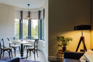 Apartment, 1 Bedroom | In-room dining