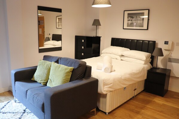 Studio Apartment with Balcony