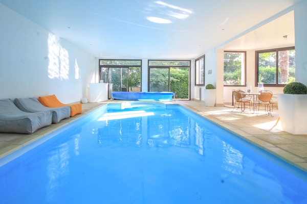 Swimming pool 4mx8m heated at 28°C