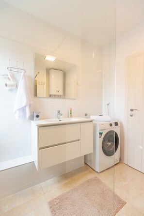 Vila (Villa JoMa-Eight Bedroom Villa) | Kamar mandi | Shower dan handuk