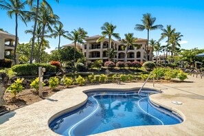 Pool - 🏖️Golf Course Views + Large Lanai | Shores #202 (Waikoloa)
