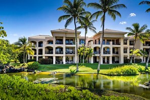 Exterior - 🏖️Golf Course Views + Large Lanai | Shores #202 (Waikoloa)