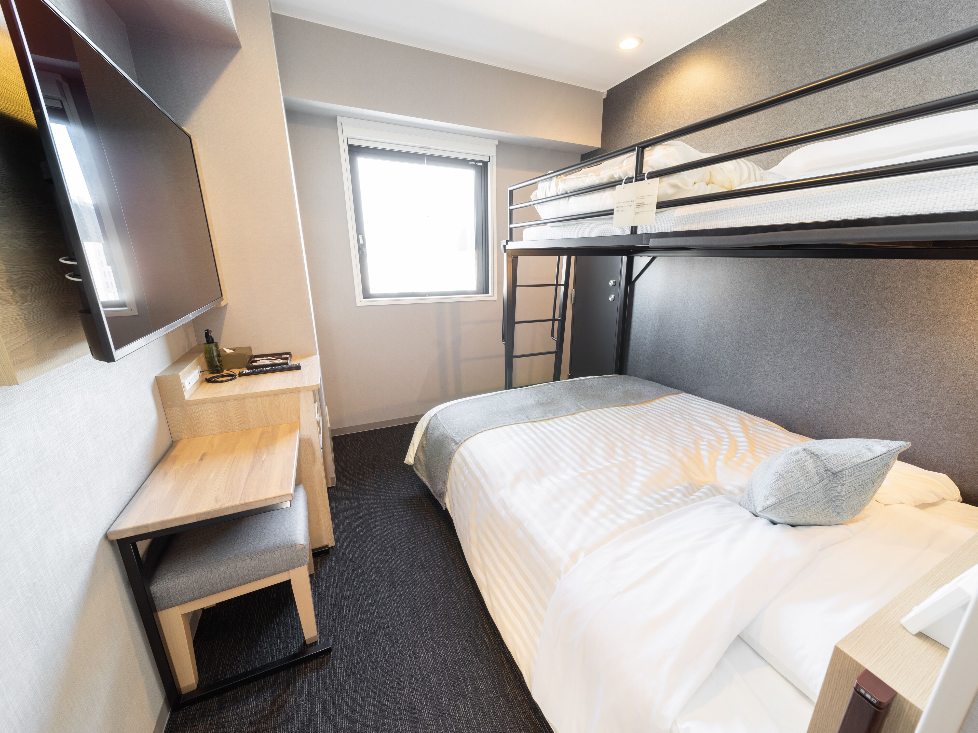 bunk bed room | free wifi, bed sheets