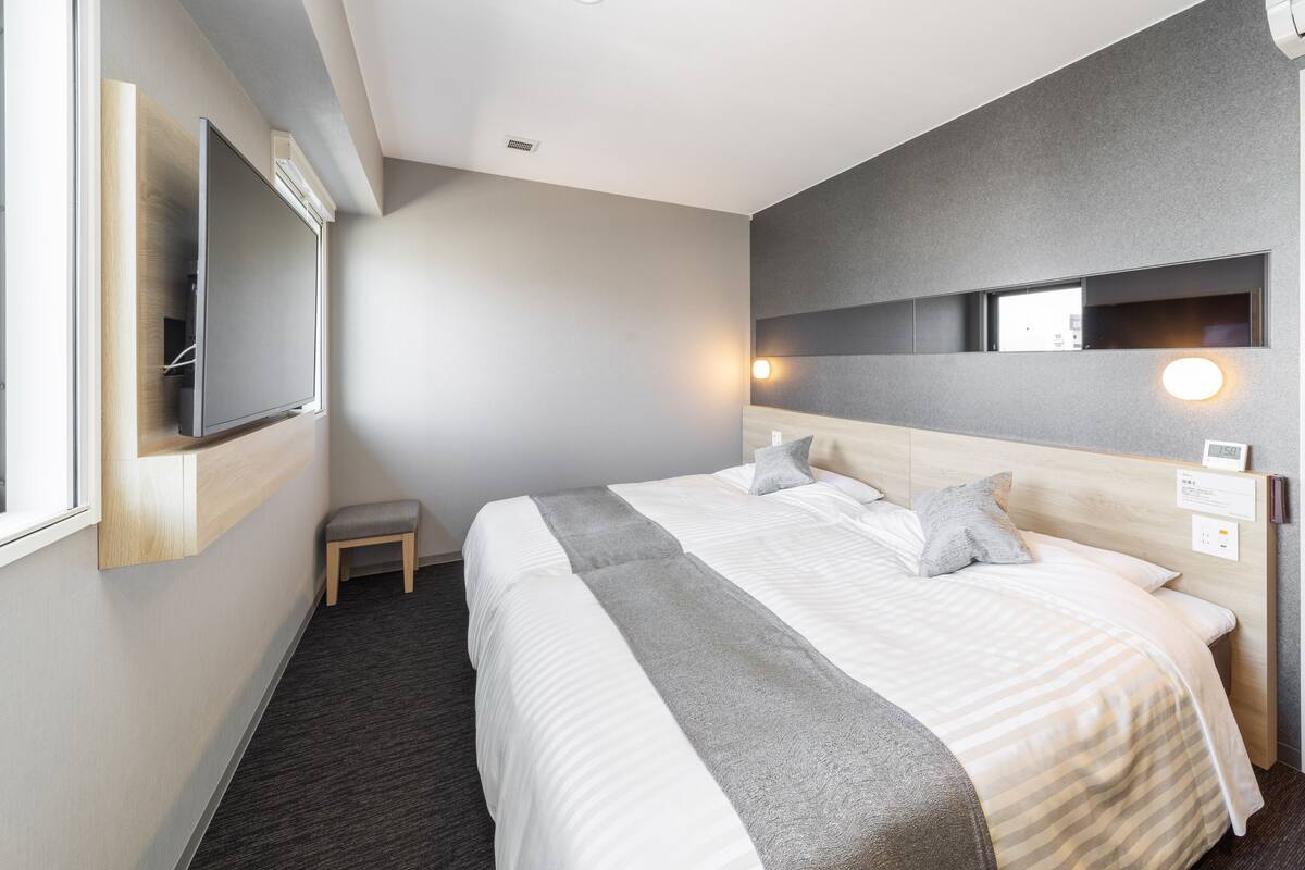 Habitación con 2 camas individuales (Hollywood) | Wifi gratis y ropa de cama