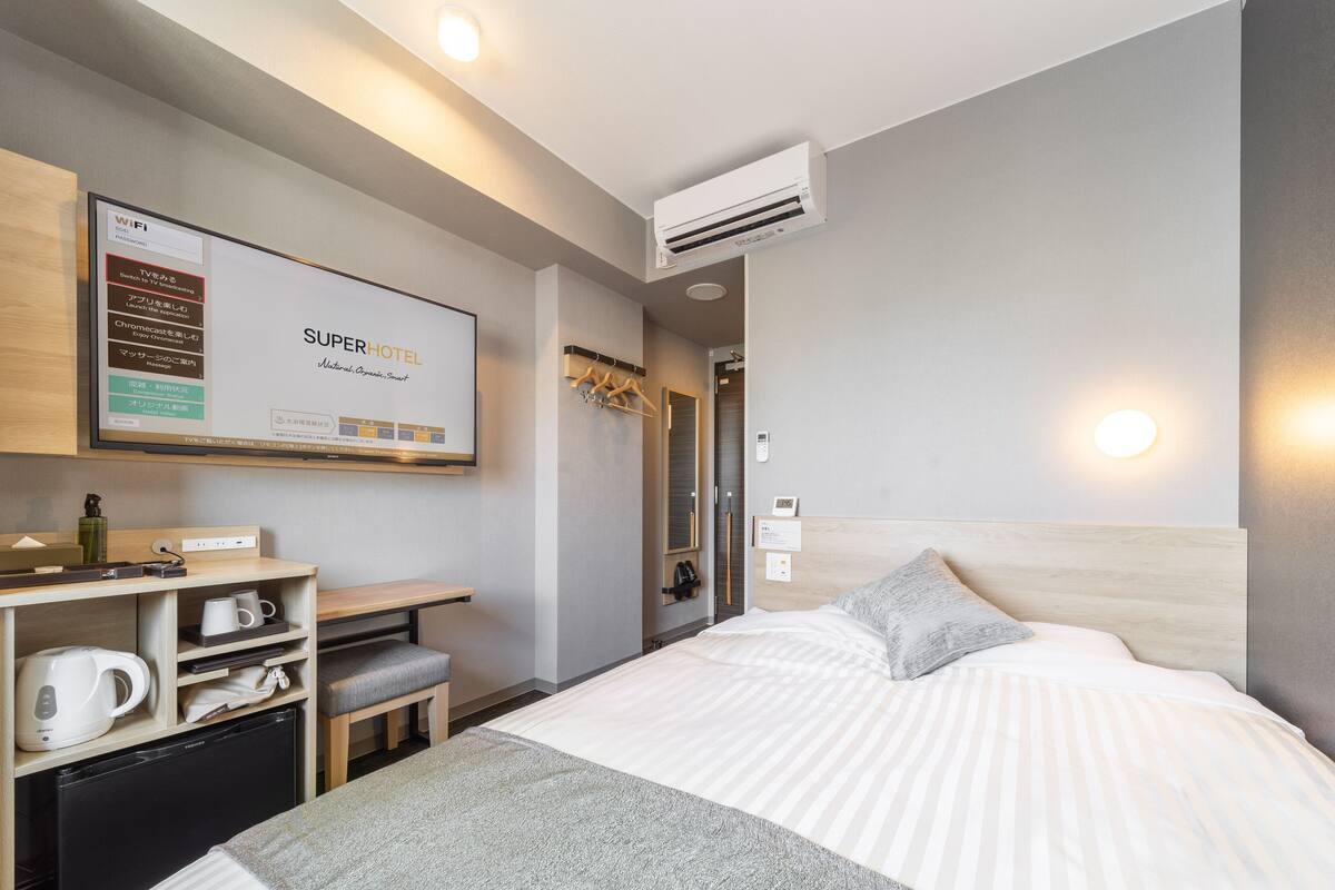 Wifi gratis y ropa de cama