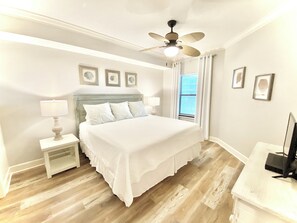 2 bedrooms, iron/ironing board, free WiFi, bed sheets - May 28- June 4 AVAILABLE. Top Floor Views, Lazy River, Pools, Waterslide, Marina (Orange Beach)