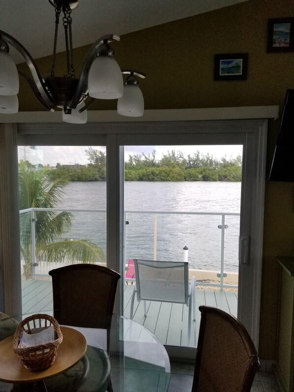 Interior - Fisherman's Paradise (Marathon)