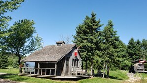 Exterior - Rustic Beach House (East Garafraxa)