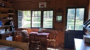 Living room - Rustic Beach House (East Garafraxa)