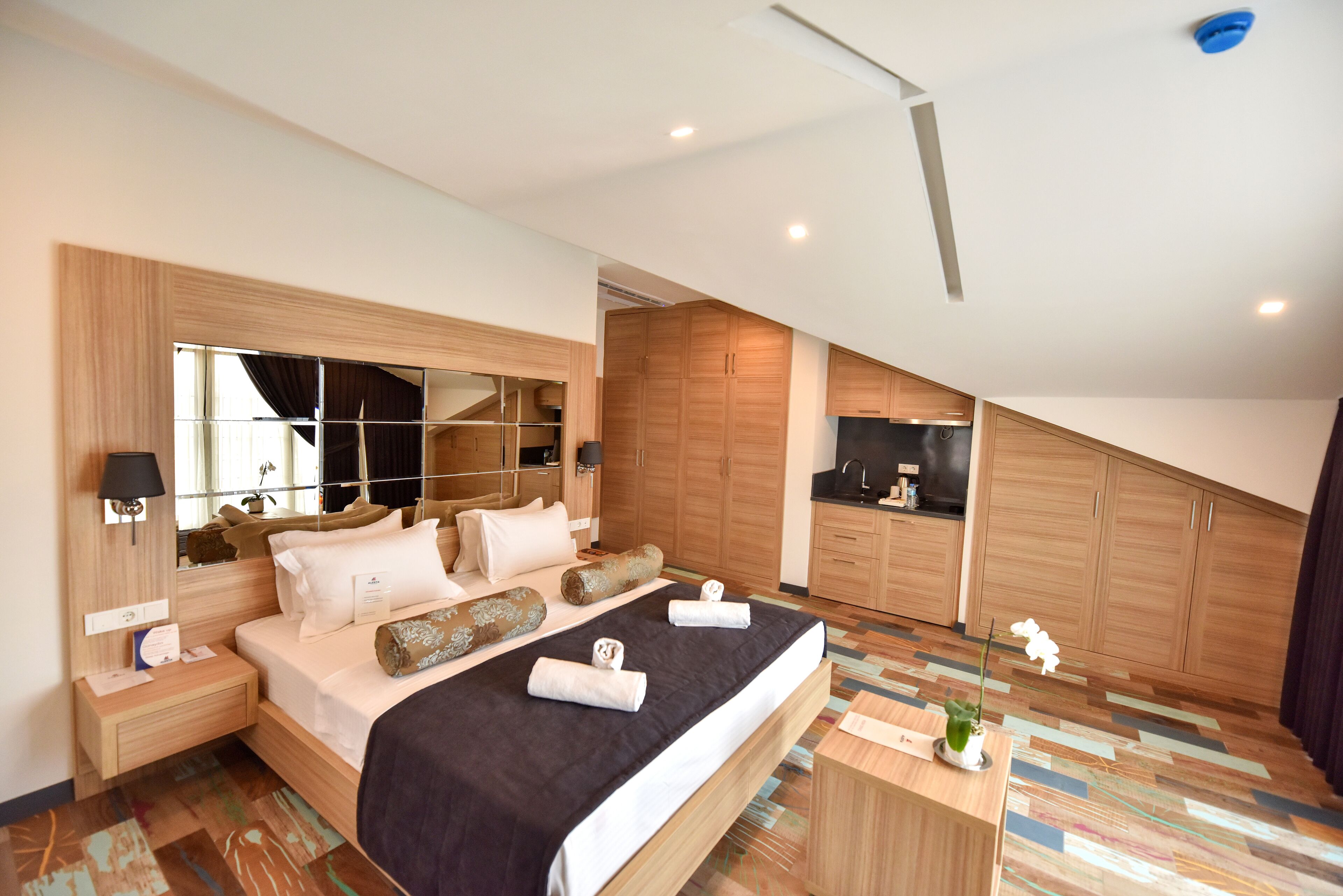 deluxe double or twin room | in-room safe, laptop workspace, soundproofing, iron/ironing board