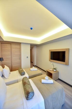Standard Double or Twin Room | In-room safe, laptop workspace, soundproofing, iron/ironing board - Alesta Midtown  (Fethiye)
