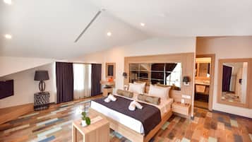 ห้องดีลักซ์ดับเบิลหรือทวิน | 1 ห้องนอน, ตู้นิรภัยในห้องพัก, พื้นที่ทำงานแบบใช้แล็ปท็อป, ห้องเก็บเสียง