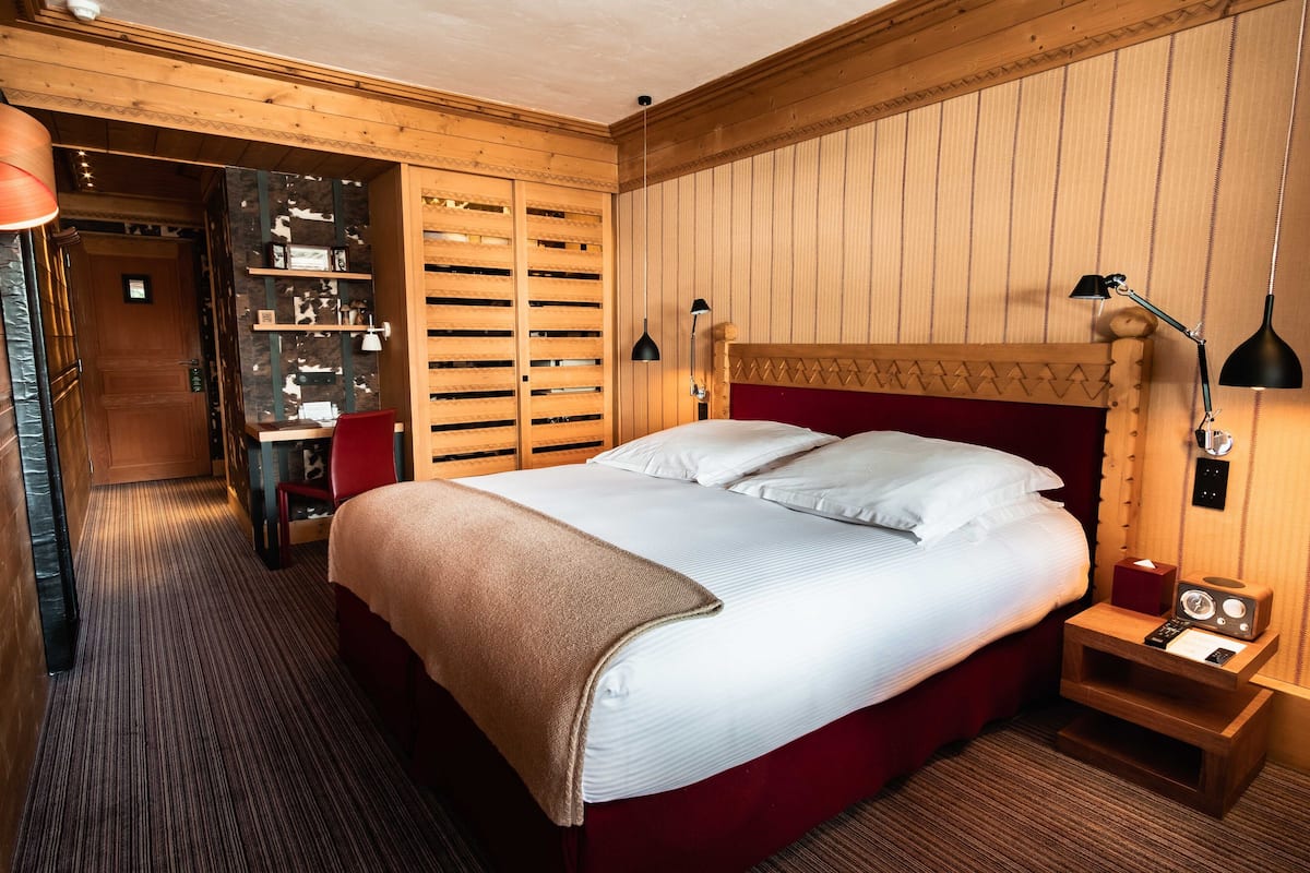 Klassieke kamer, uitzicht op bergen | 1 slaapkamer, een minibar, een kluis op de kamer