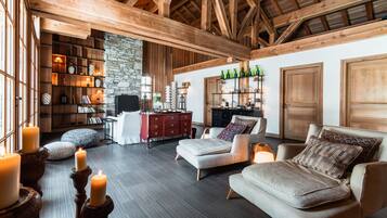 Sauna, hot tub, steam room, body treatments, deep-tissue massages