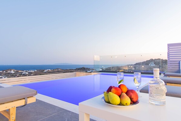 Outdoor pool - Lofos Apartments (Mykonos)