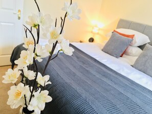 Room - Cloud9SA - Kingfisher Court (Woking)