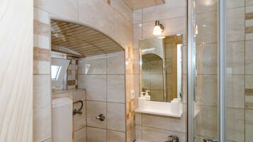 Double Room (Twin or Double Room with Terrace) | Bathroom | Shower, hair dryer, towels