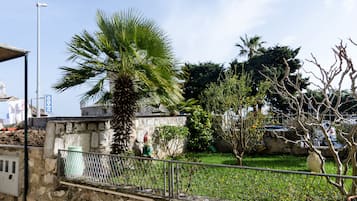 Kahden hengen huone (Twin or Double Room with Terrace) | Puutarha