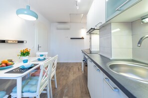 Apartamento (2 Bedroom Apartment with City View) | Sala de jantar