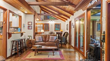TV, fireplace, DVD player, stereo