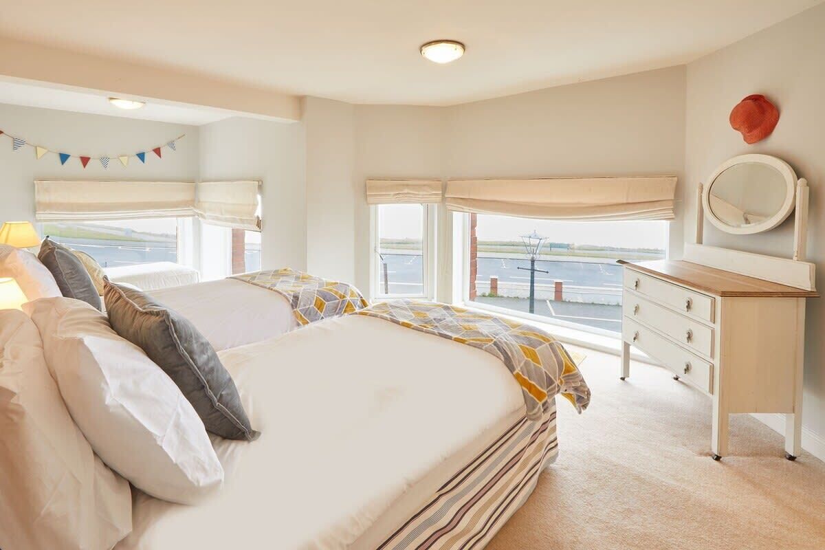 2 bedrooms, iron/ironing board, WiFi (free), bed sheets